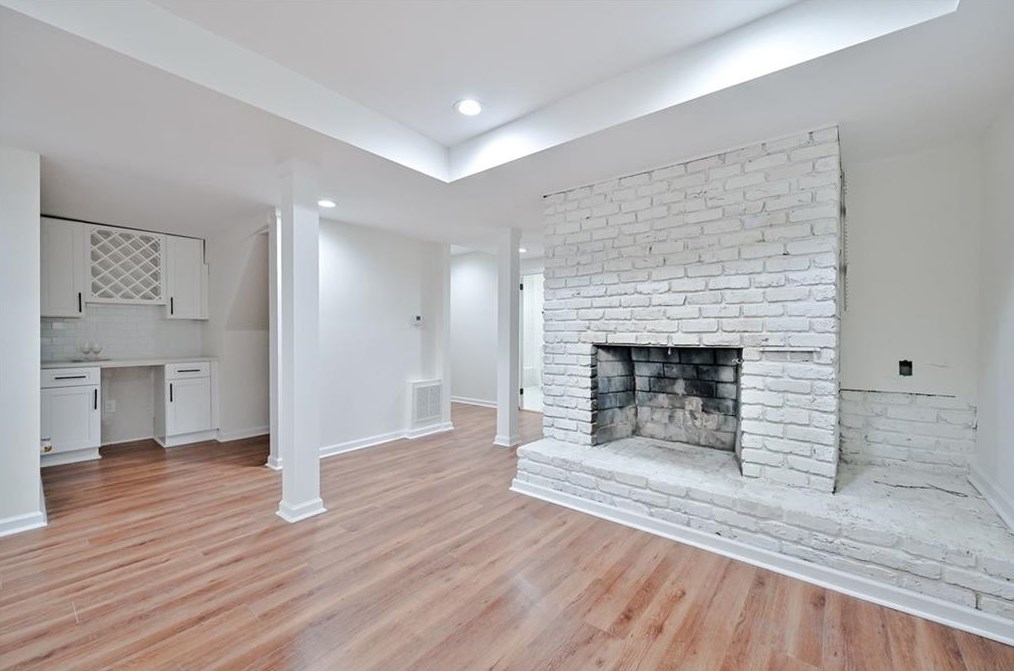 3356 Thornewood Dr, Atlanta GA  30340-4024 exterior