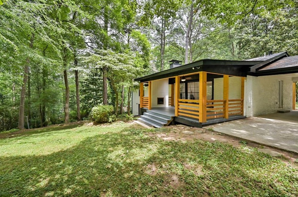 3356 Thornewood Dr, Atlanta GA  30340-4024 exterior