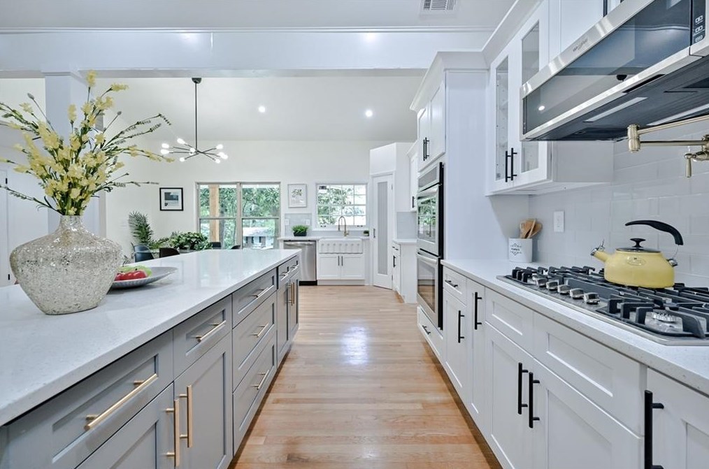 3356 Thornewood Dr, Atlanta GA  30340-4024 exterior