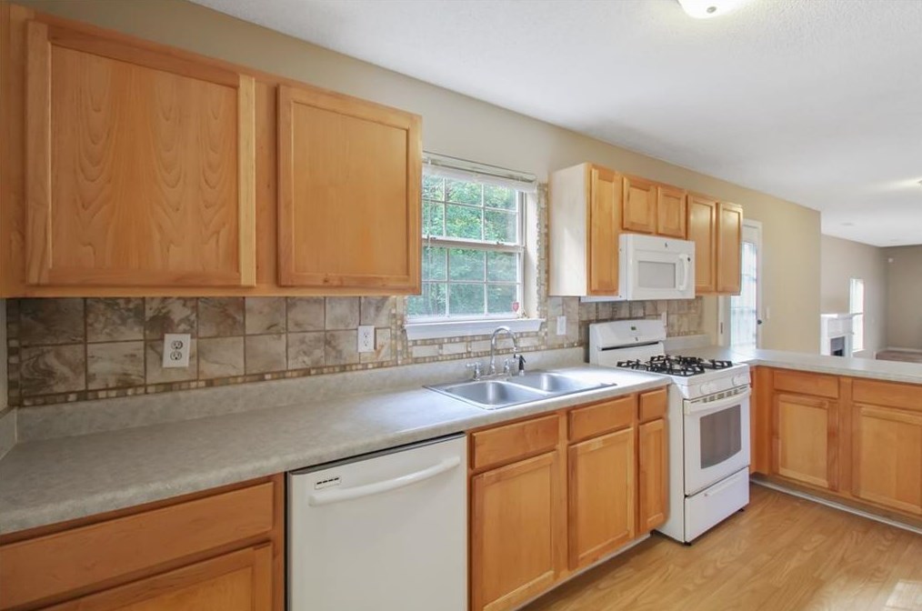 4730 Galleon Xing, Decatur GA  30035-3031 exterior