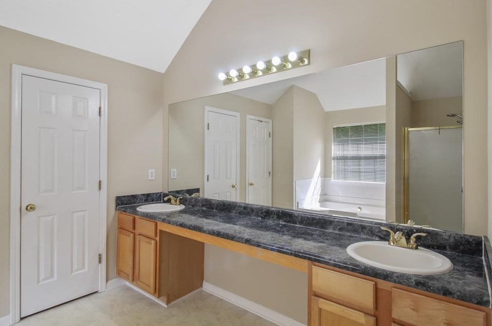 4730 Galleon Xing, Decatur GA  30035-3031 exterior