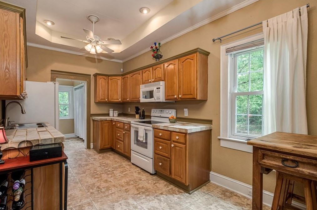 2380 2nd Ave, Decatur GA  30032 exterior