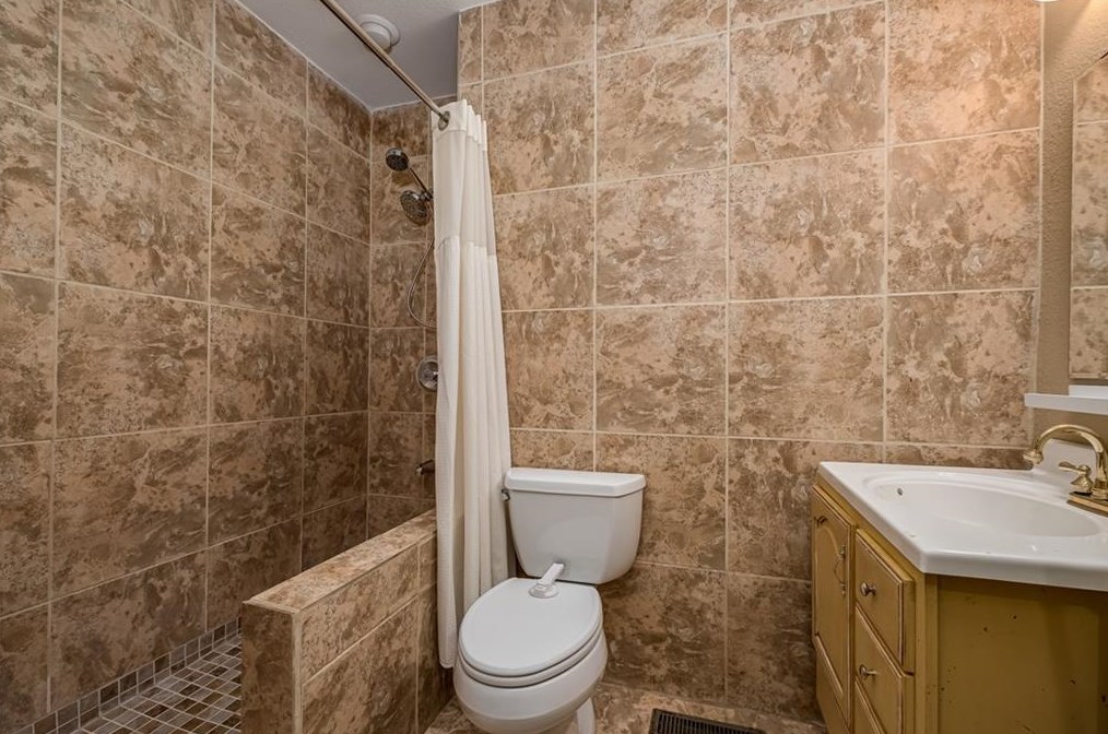 2380 2nd Ave, Decatur GA  30032 exterior