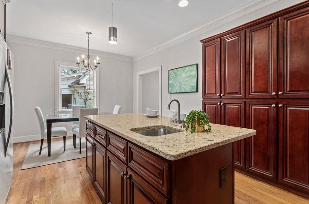 233 Chelsea Dr, Decatur GA  30030-5003 exterior