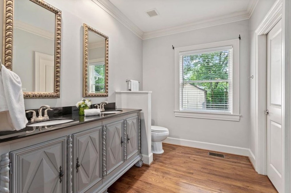 233 Chelsea Dr, Decatur GA  30030-5003 exterior