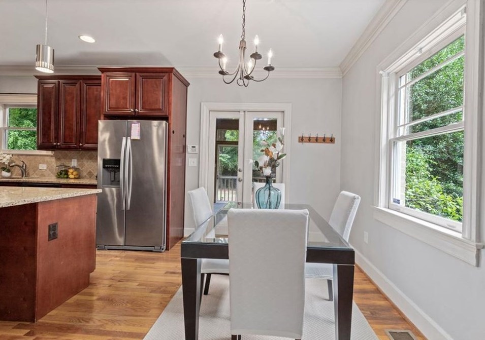 233 Chelsea Dr, Decatur GA  30030-5003 exterior