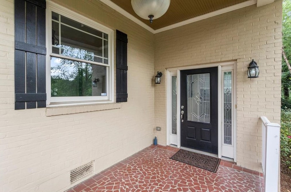 233 Chelsea Dr, Decatur GA  30030-5003 exterior