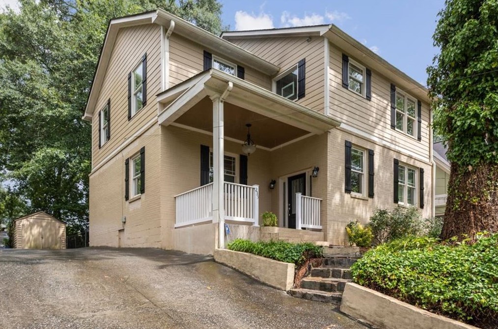 233 Chelsea Dr, Decatur GA  30030-5003 exterior