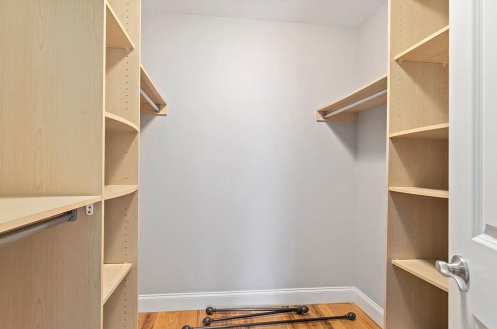 233 Chelsea Dr, Decatur GA  30030-5003 exterior