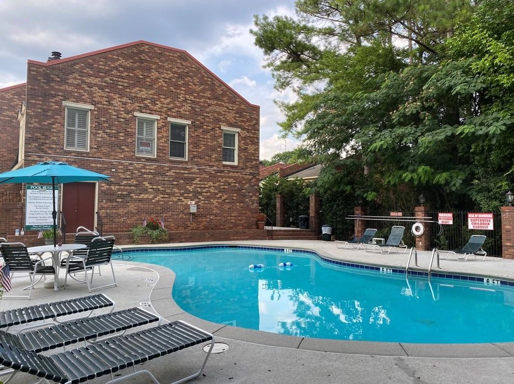 5 Walden Walk, Atlanta GA  30342-3748 exterior