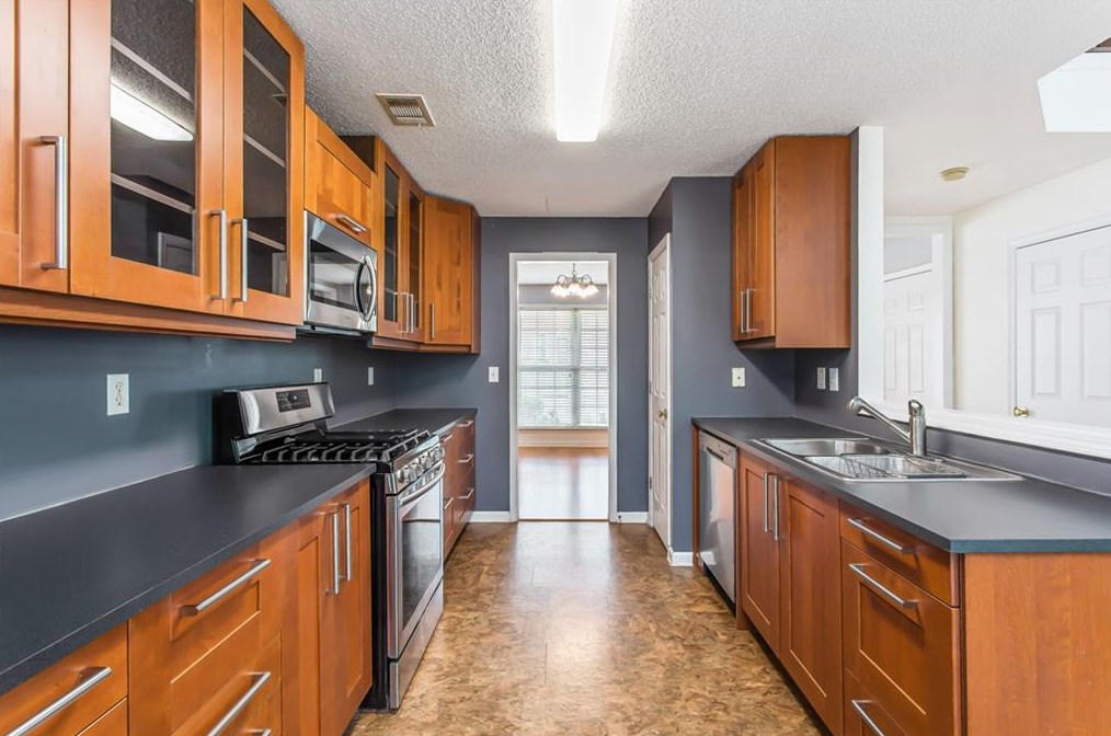 105 Lembeth Ct, Alpharetta GA 30004-8552 exterior