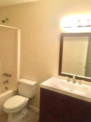 213 Forest Pl, Lawrenceville GA 30046-8813 exterior