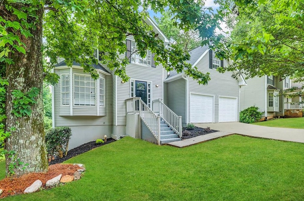 978 Forest Trce, Stone Mountain GA  30088-2613 exterior