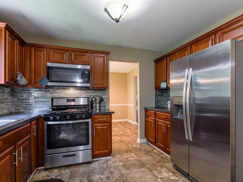 2381 Charleston Ter, Decatur GA  30034-1857 exterior