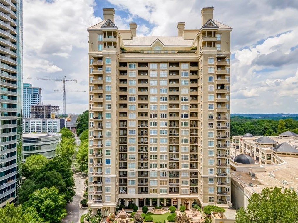 3334 Peachtree Rd, Atlanta GA  30326-6801 exterior