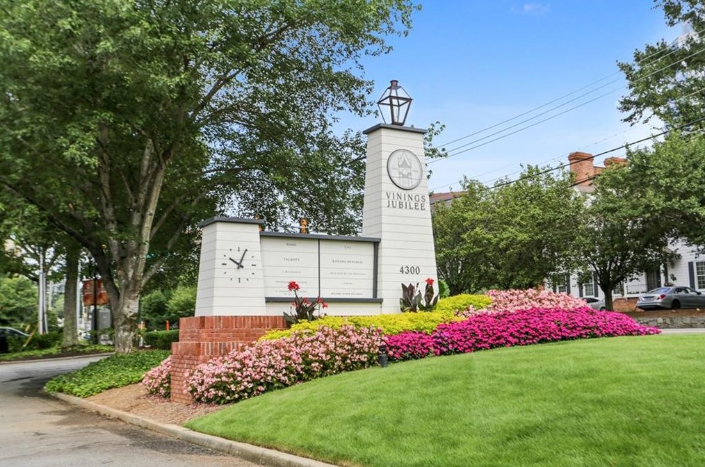 3100 Seven Pines Ct, Atlanta GA  30339-5869 exterior