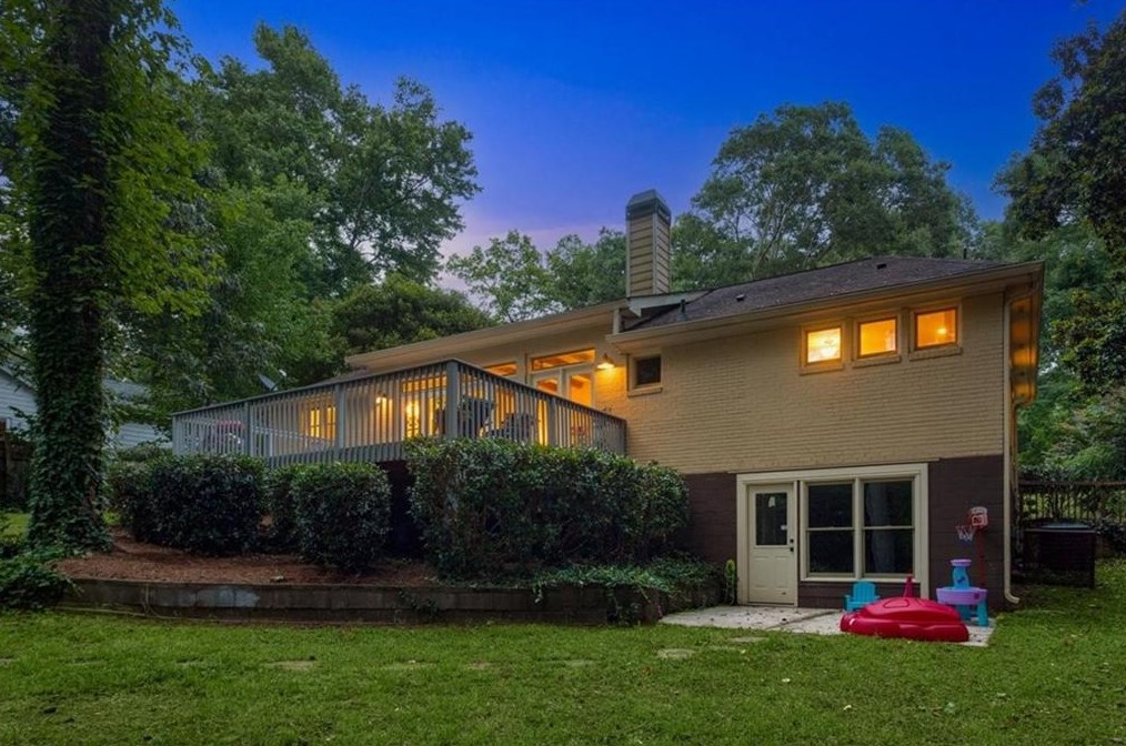 1367 Carter Rd, Decatur GA  30030-4606 exterior