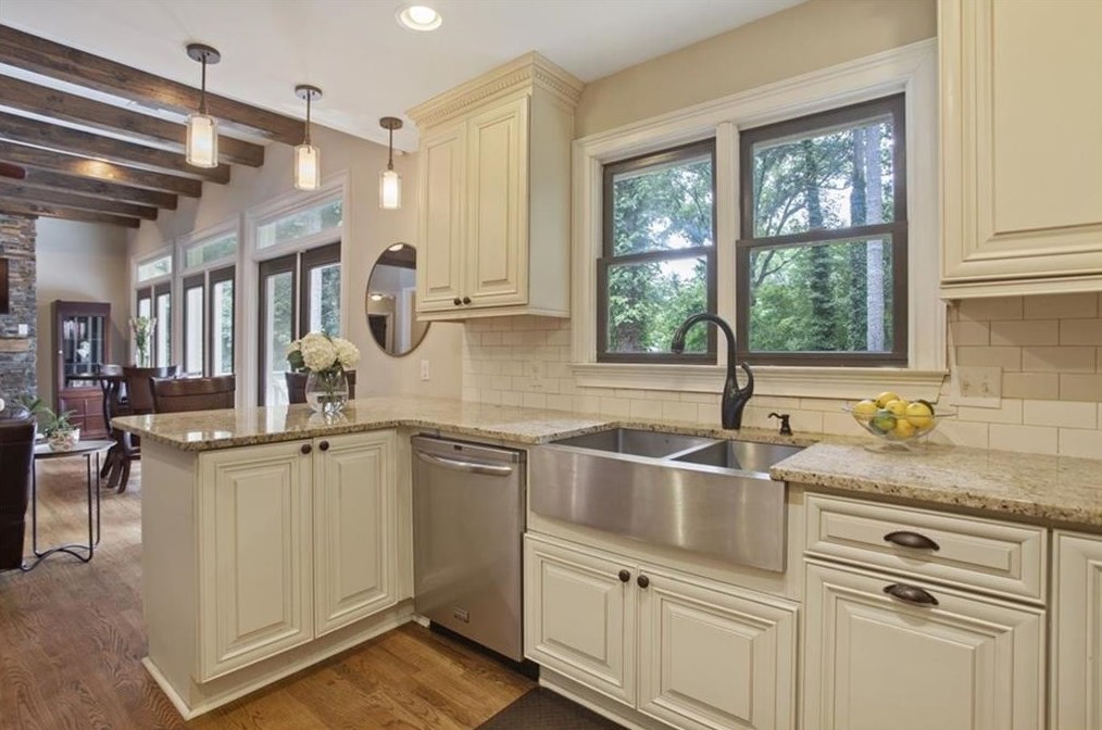 1367 Carter Rd, Decatur GA  30030-4606 exterior