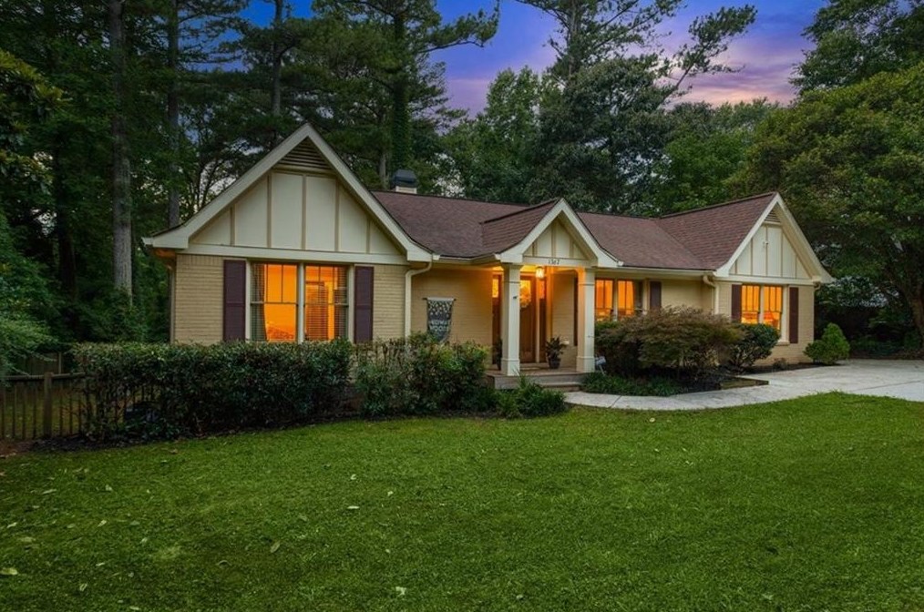 1367 Carter Rd, Decatur GA  30030-4606 exterior