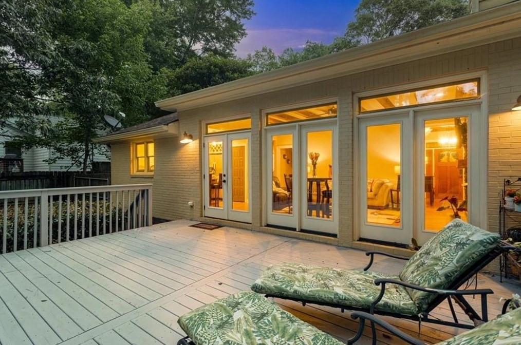 1367 Carter Rd, Decatur GA  30030-4606 exterior