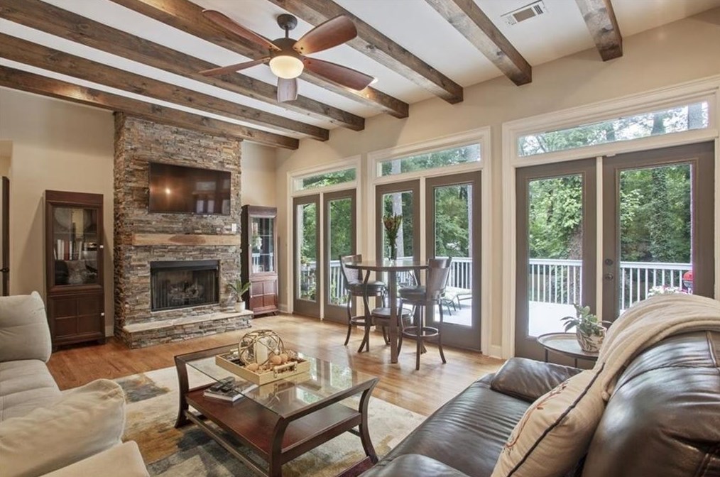 1367 Carter Rd, Decatur GA  30030-4606 exterior