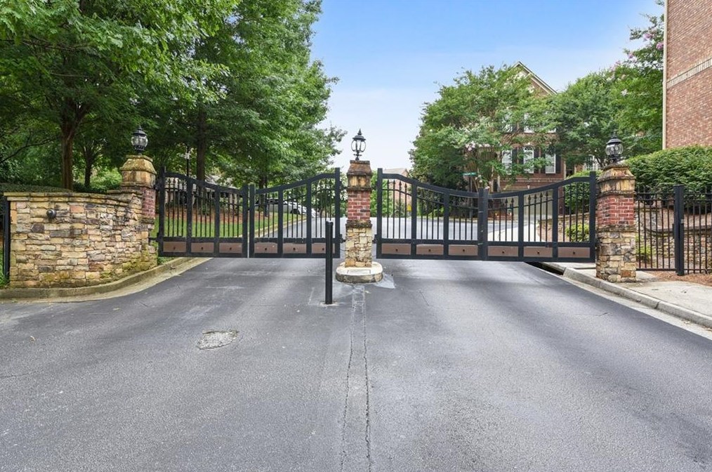 892 West Rd, Atlanta GA  30324-7502 exterior