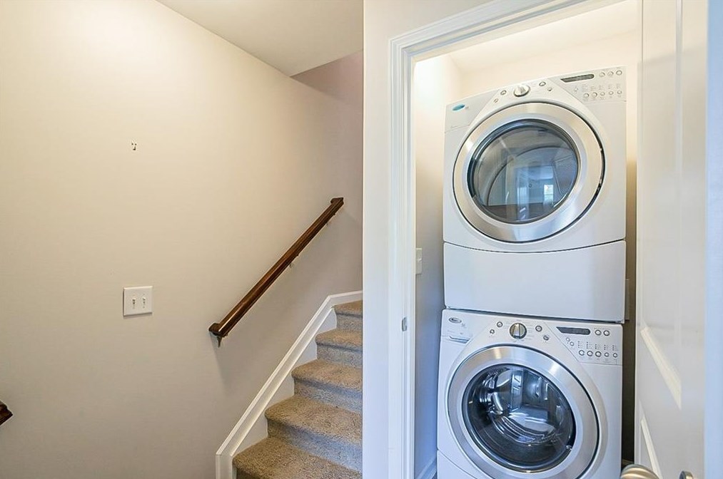 215 Semel Dr, Atlanta GA  30309-1928 exterior