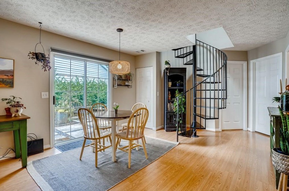 3282 Avensong Village Cir, Alpharetta GA  30004-7434 exterior