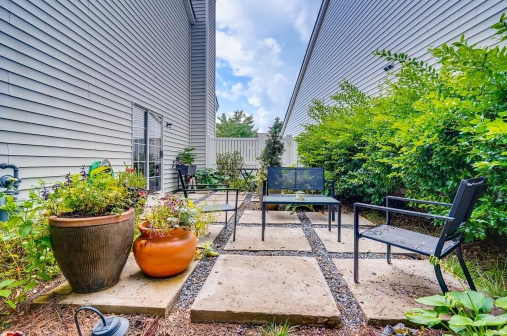 3282 Avensong Village Cir, Alpharetta GA  30004-7434 exterior