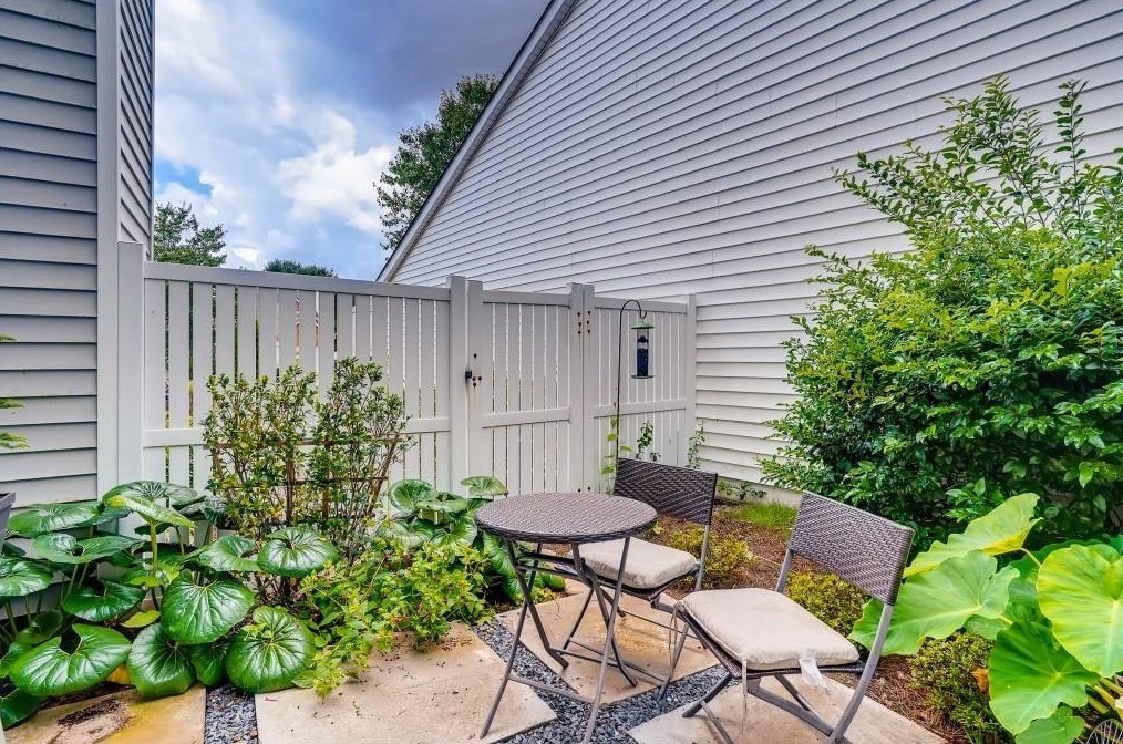 3282 Avensong Village Cir, Alpharetta GA  30004-7434 exterior