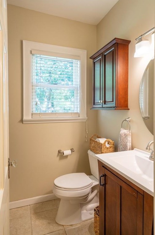 216 Shadowmoor Dr, Decatur GA  30030-3849 exterior