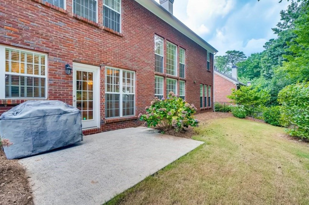 2065 Wrights Mill Cir, Atlanta GA  30324-2790 exterior