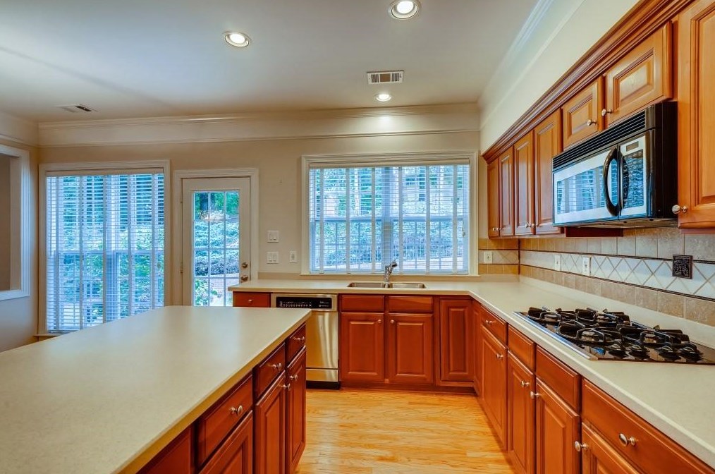 2065 Wrights Mill Cir, Atlanta GA  30324-2790 exterior