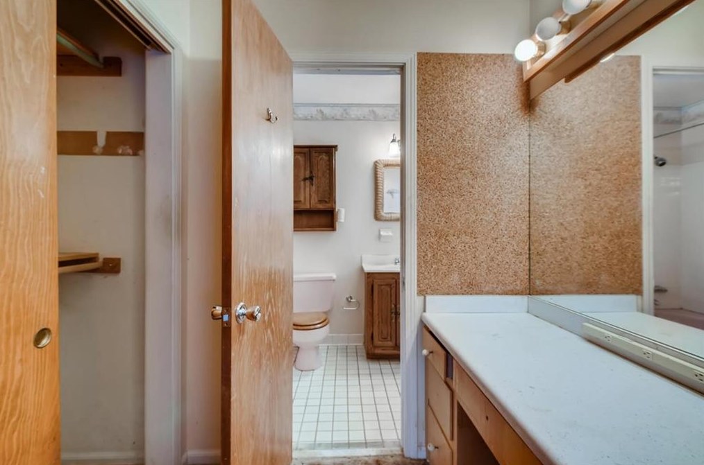 2907 Hillbrook Way, Decatur GA  30033-2427 exterior