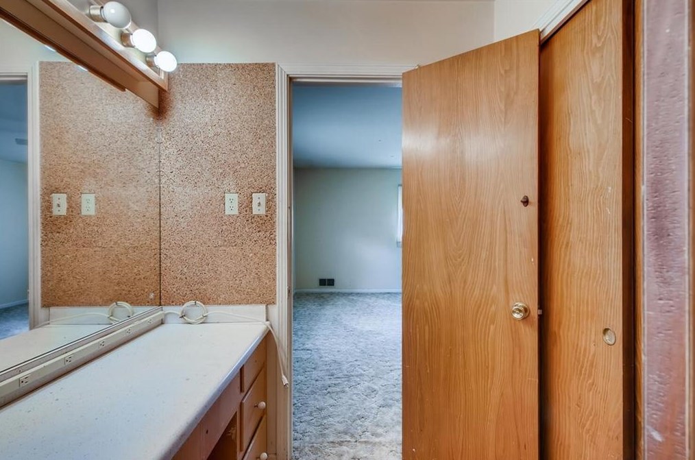 2907 Hillbrook Way, Decatur GA  30033-2427 exterior