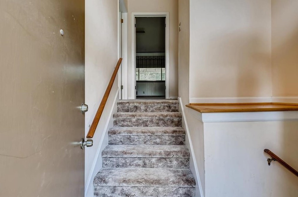 2907 Hillbrook Way, Decatur GA  30033-2427 exterior