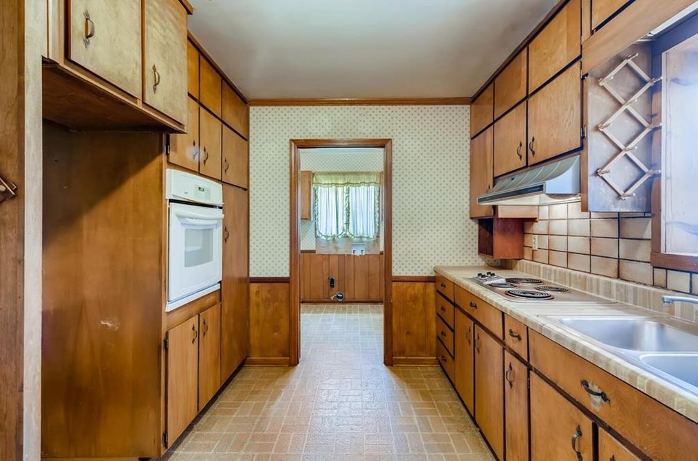 2907 Hillbrook Way, Decatur GA  30033-2427 exterior