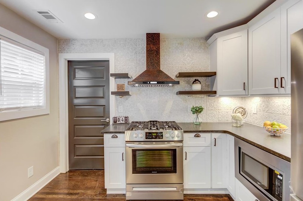 2023 Marco Dr, Decatur GA  30032-3933 exterior