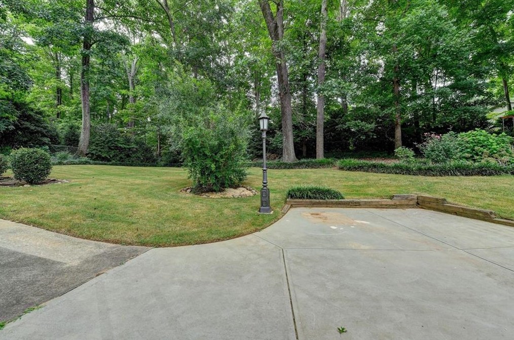 1687 Hartland Dr, Decatur GA  30033-1432 exterior