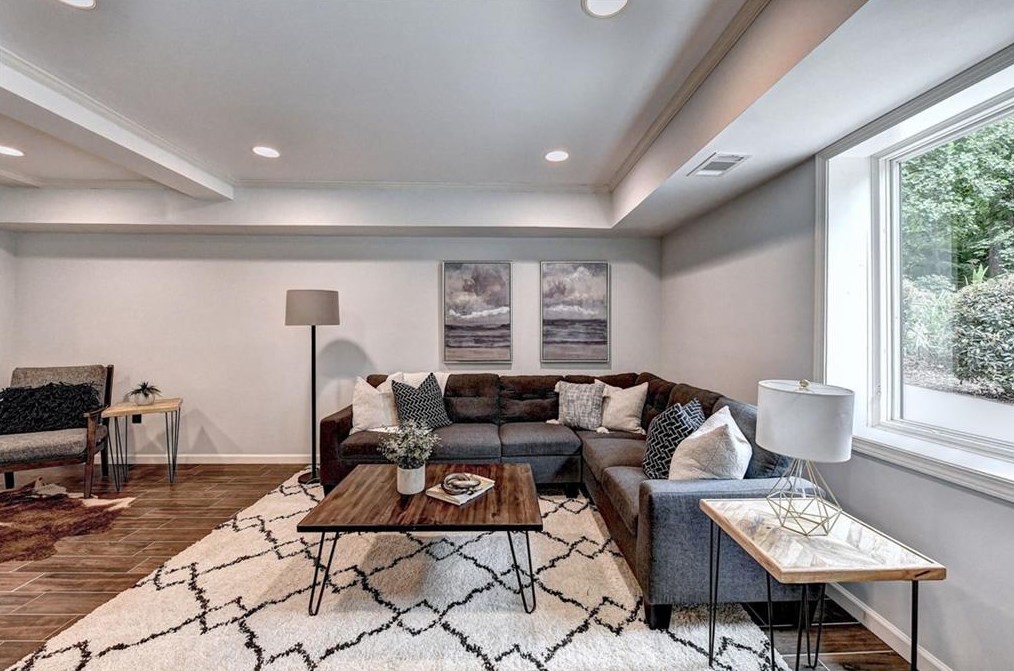 1687 Hartland Dr, Decatur GA  30033-1432 exterior