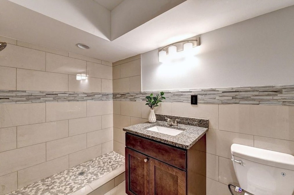 1687 Hartland Dr, Decatur GA  30033-1432 exterior