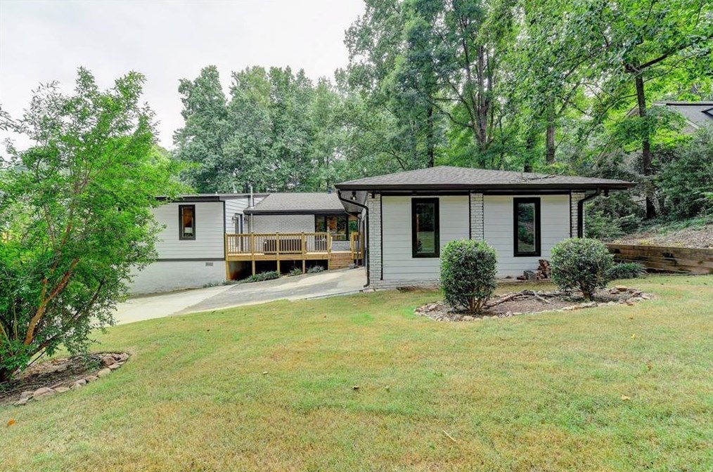 1687 Hartland Dr, Decatur GA  30033-1432 exterior