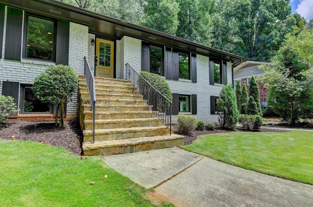 1687 Hartland Dr, Decatur GA  30033-1432 exterior