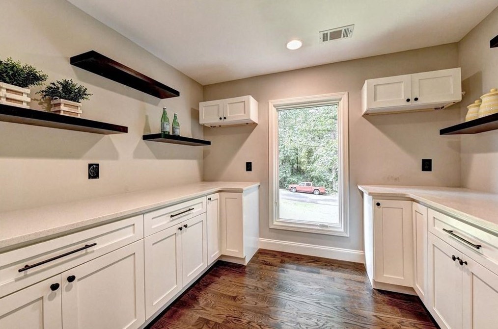 1687 Hartland Dr, Decatur GA  30033-1432 exterior