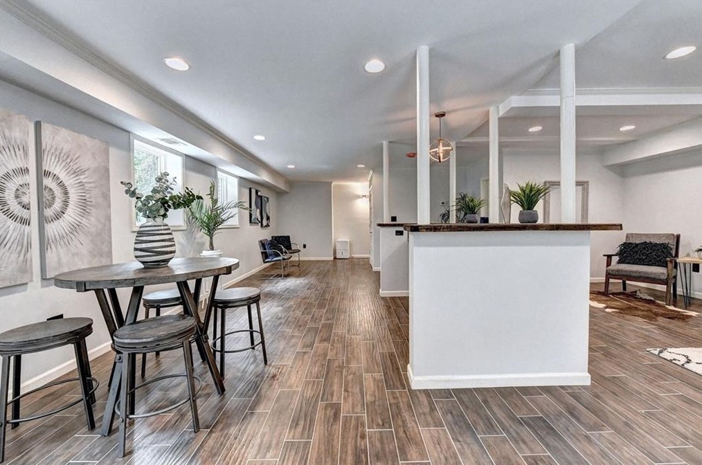 1687 Hartland Dr, Decatur GA  30033-1432 exterior