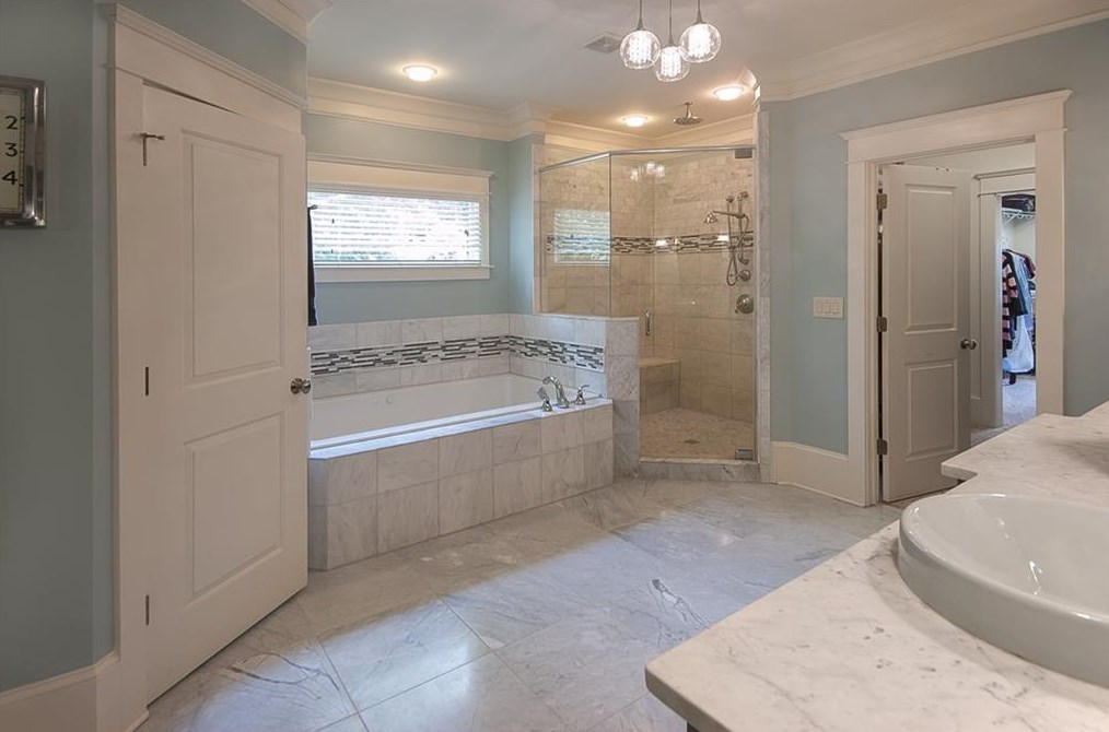 2190 Azalea Cir, Decatur GA  30033-2642 exterior