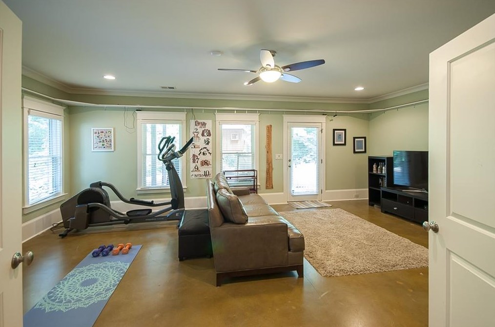 2190 Azalea Cir, Decatur GA  30033-2642 exterior