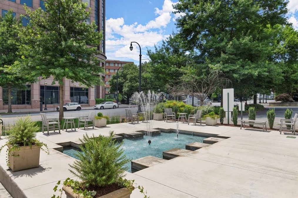 1421 Peachtree St, Atlanta GA  30309-3008 exterior