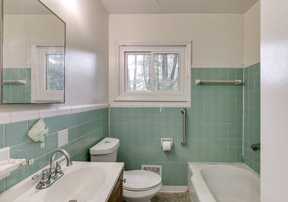 2835 Monterey Dr, Decatur GA  30032-3529 exterior