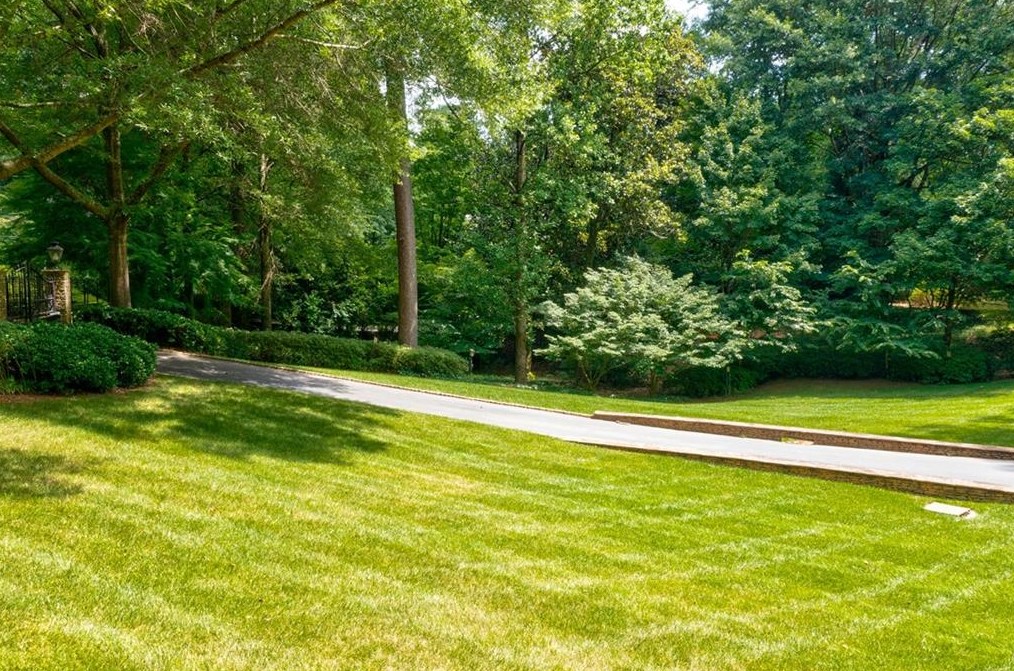 3541 Tuxedo Rd, Atlanta GA  30305-1048 exterior